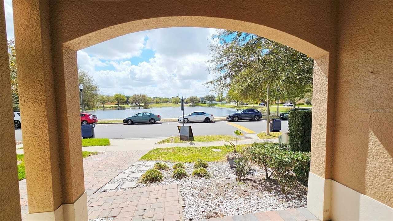 10789 Savannah Landing Cir - Photo 2 of 36