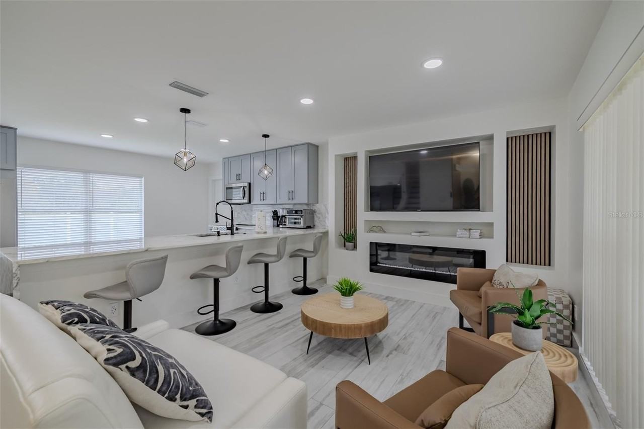 23700 Lake Hills Dr - Photo 3 of 50