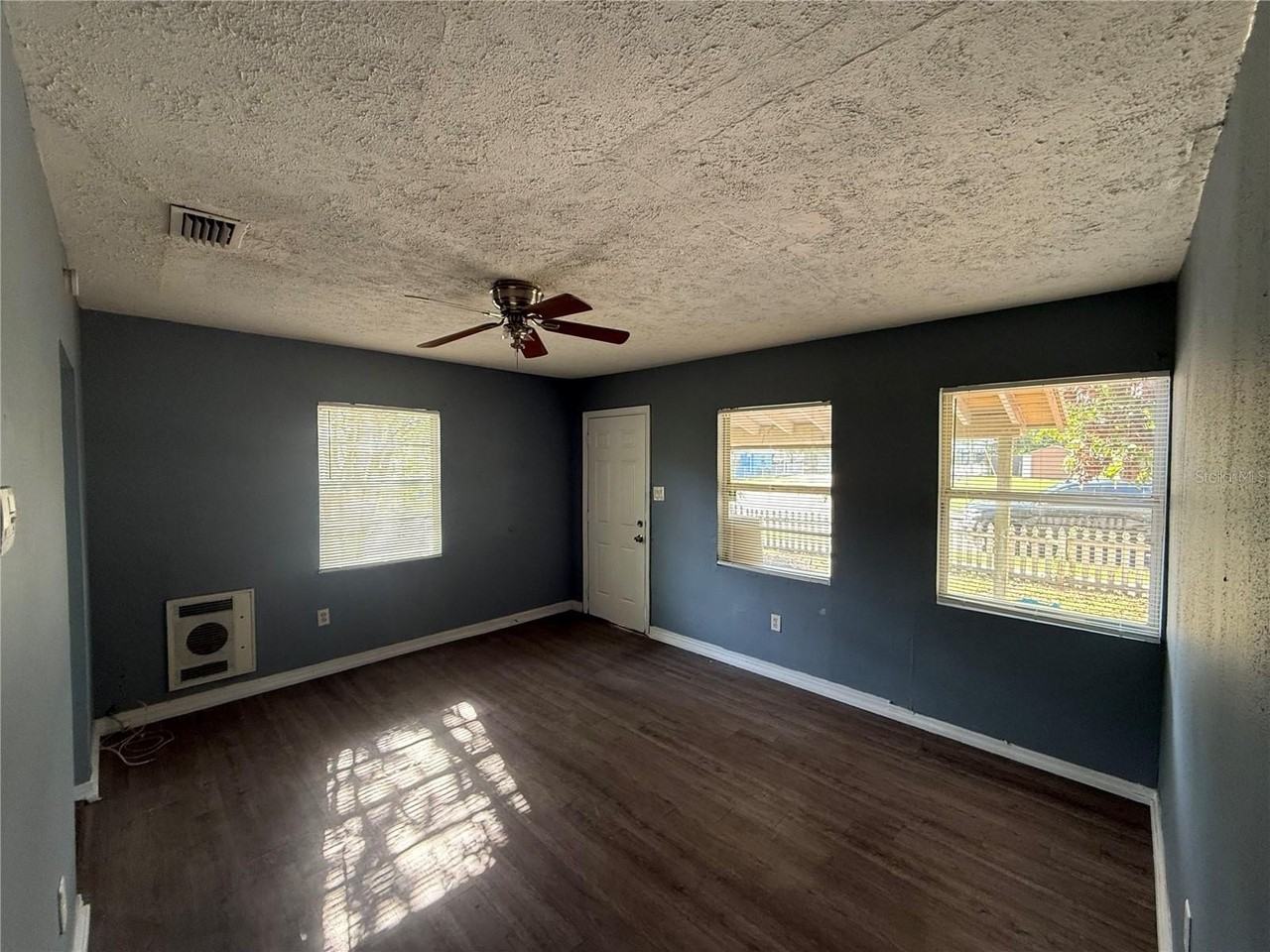 3118 E 33rd Ave - Photo 3 of 10