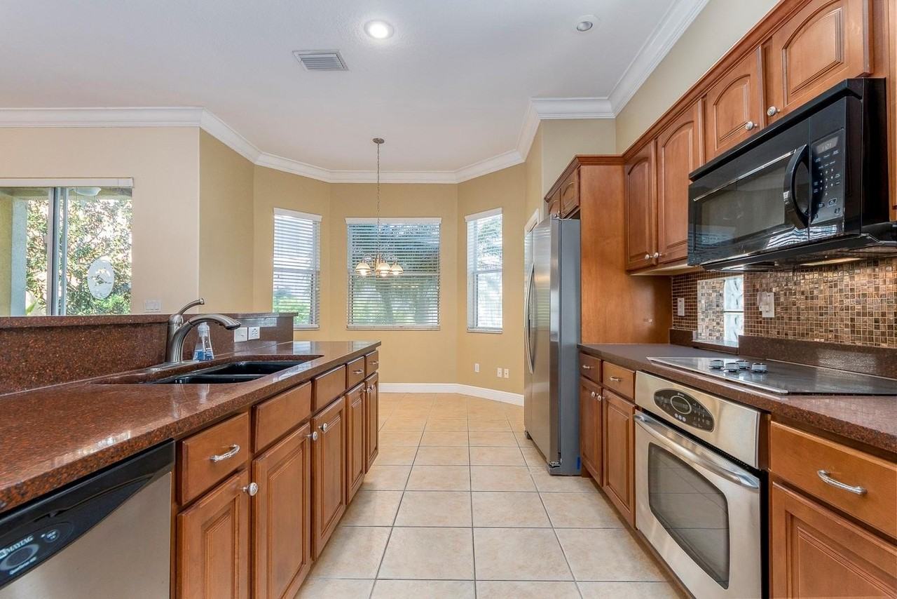 10639 Hatteras Dr - Photo 6 of 27