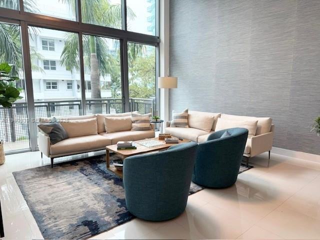 6000 Collins Ave #334