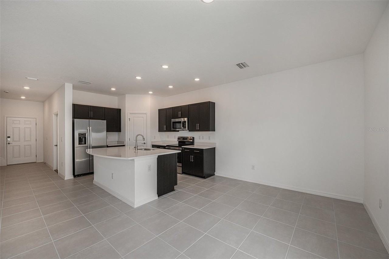 34195 Polacca Ln - Photo 3 of 17