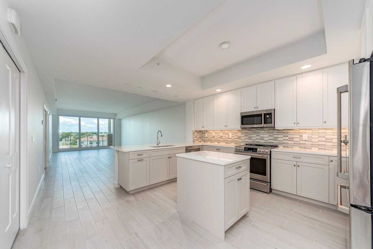 125 Island Way #504 - Photo 4 of 30