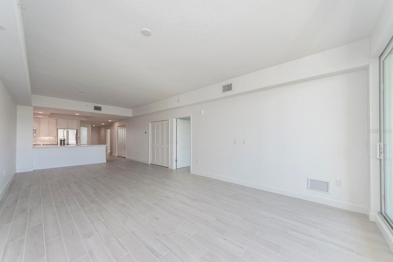 125 Island Way #504 - Photo 7 of 30