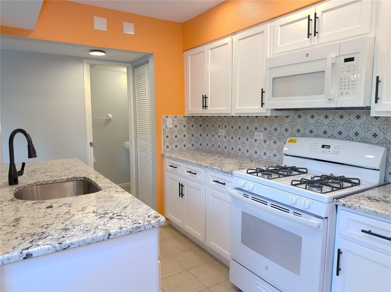 824 Padua Ln - Photo 6 of 31