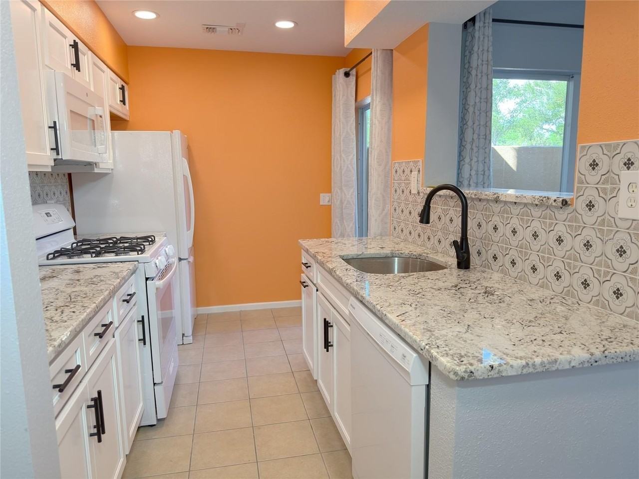 824 Padua Ln - Photo 7 of 31