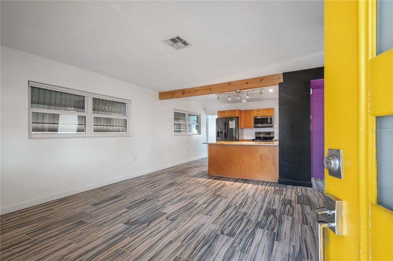 3811 44th Ave N - Photo 3 of 37