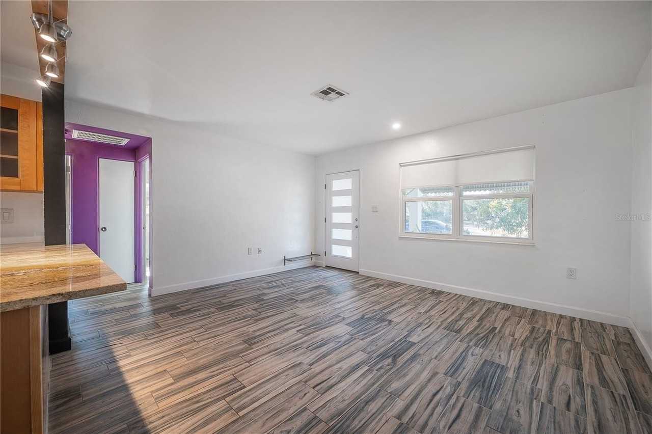 3811 44th Ave N - Photo 5 of 37