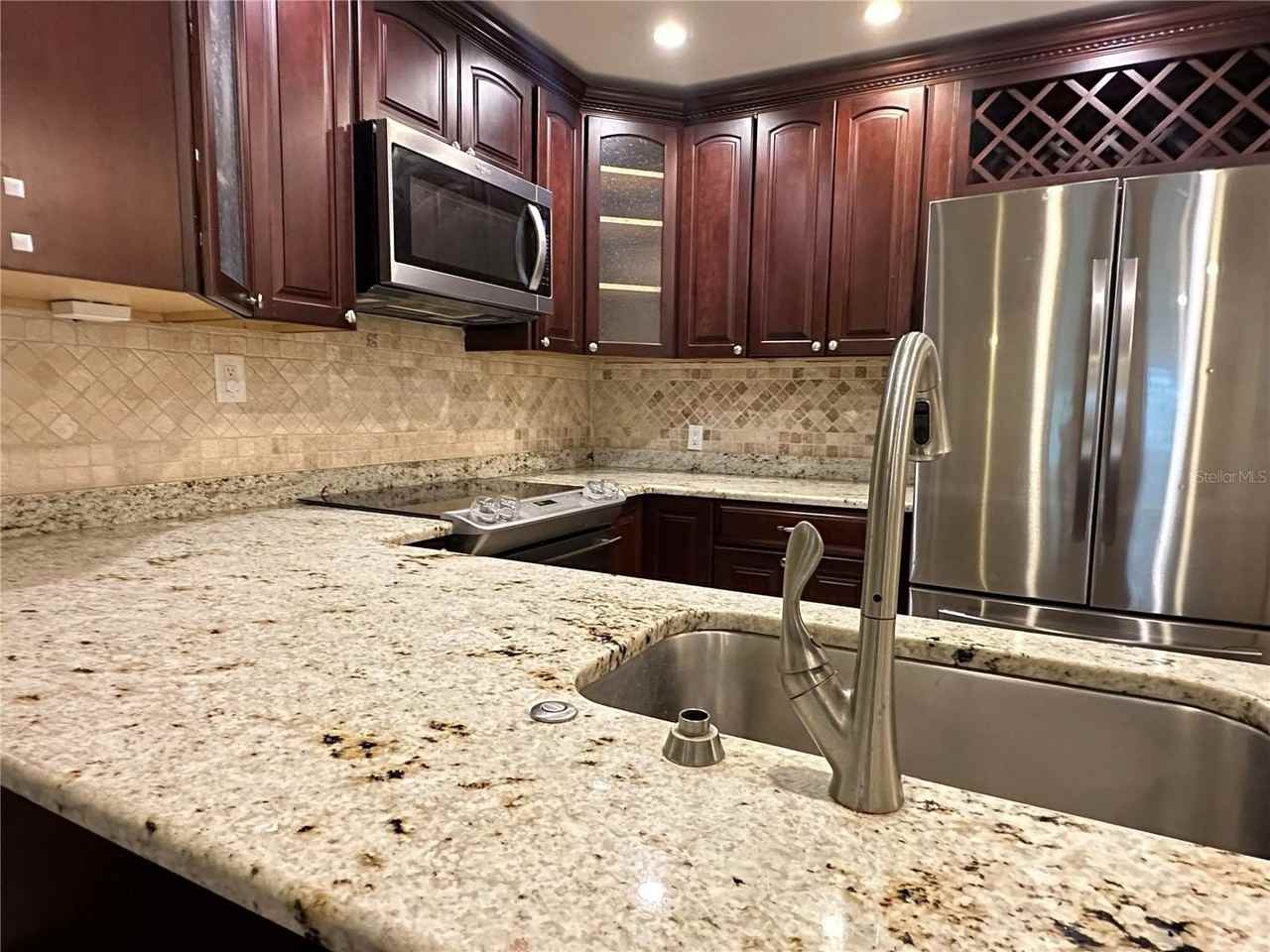 3324 Briarwood Ln - Photo 4 of 33