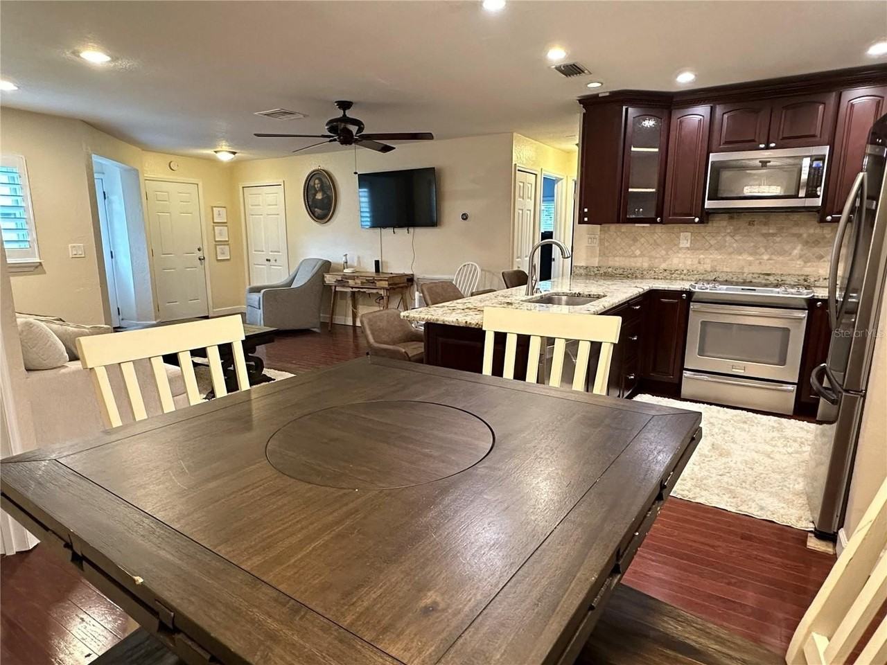 3324 Briarwood Ln - Photo 6 of 33