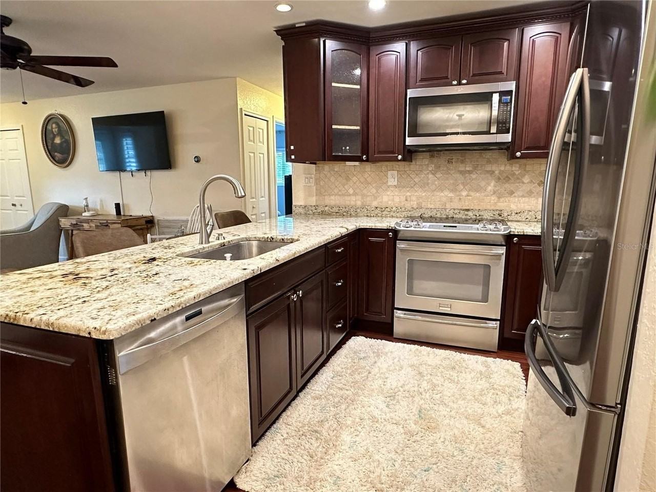 3324 Briarwood Ln - Photo 7 of 33