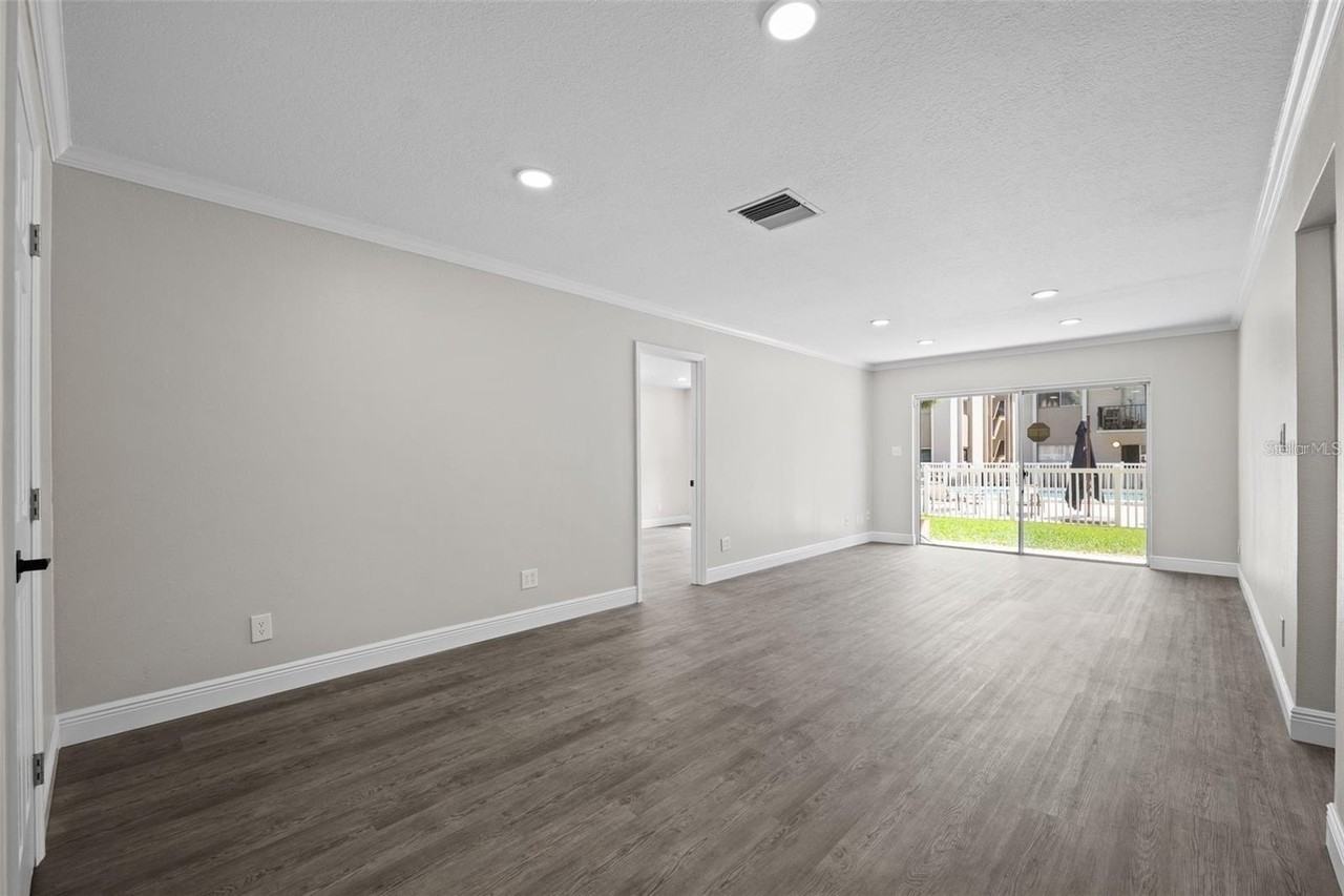 4610 W Gray St #109 - Photo 6 of 30