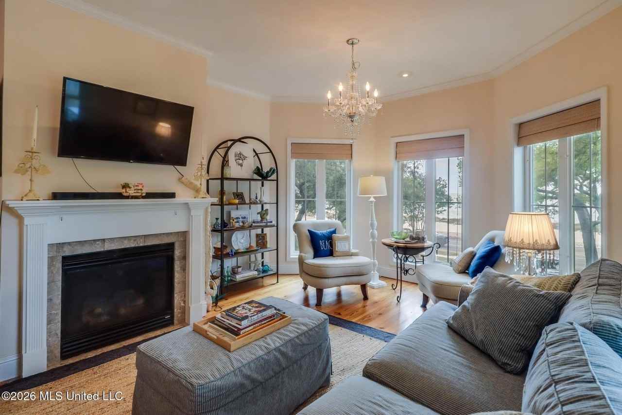 1324 Beach Blvd - Photo 7 of 35