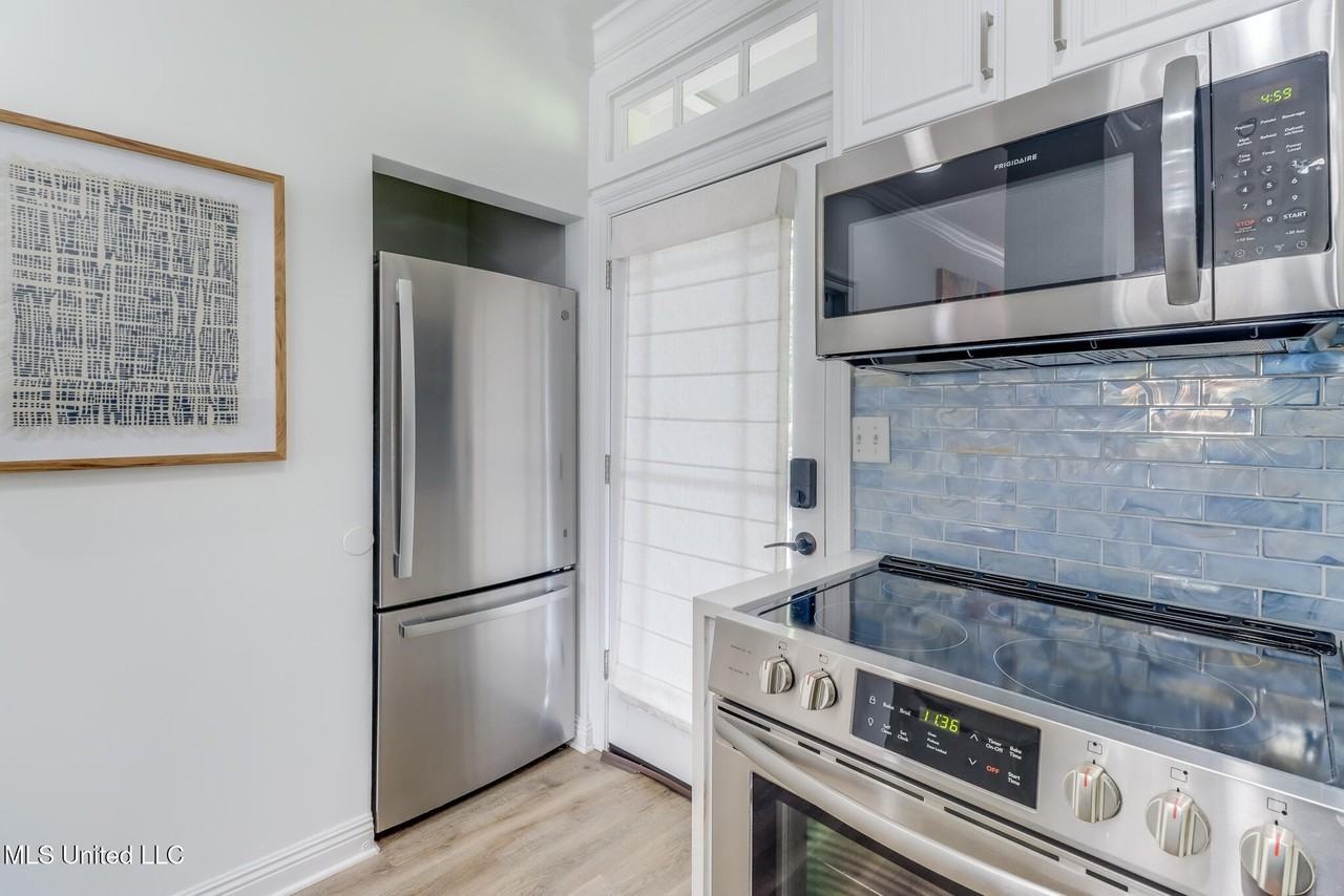 922 Porter Ave Apt 220 - Photo 7 of 26