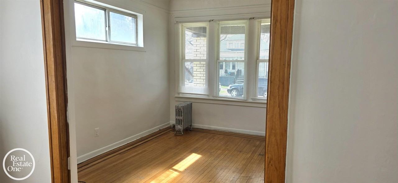 12080 Saint Aubin St - Photo 2 of 8