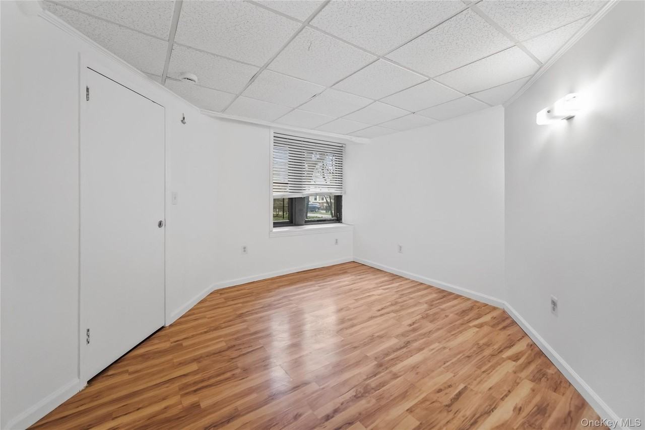 33 William St Apt L3 - Photo 4 of 17