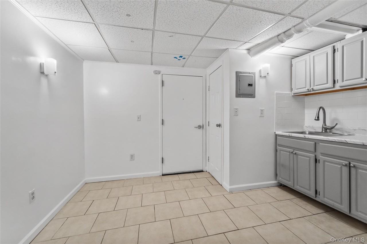 33 William St Apt L3 - Photo 6 of 17