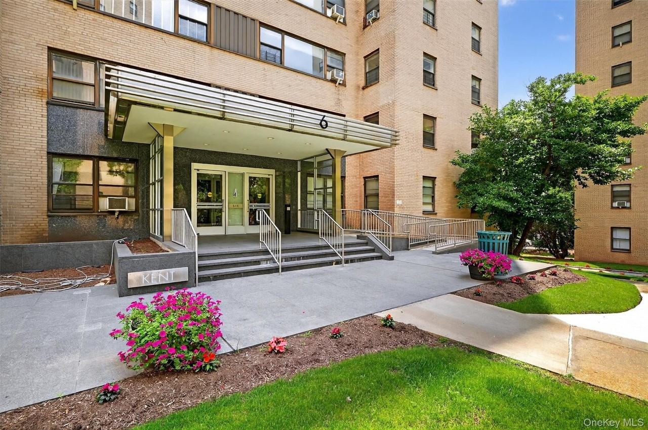 6 Fordham Hill Oval #14B - Photo 2 of 25