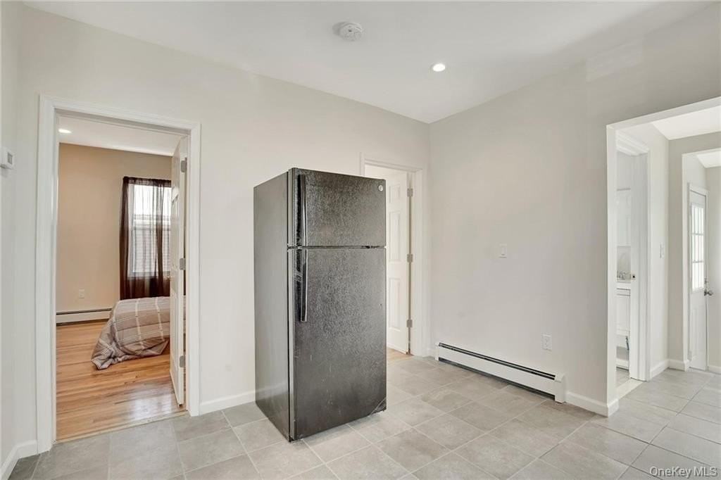 304 Tower Ave - Photo 4 of 21