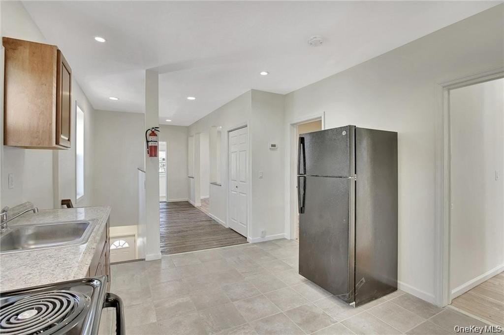 304 Tower Ave - Photo 7 of 21