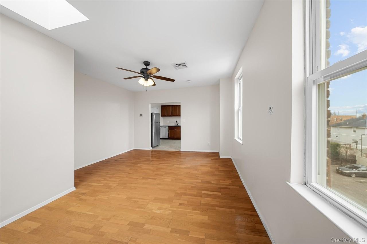 402 Jericho Tpke Unit 4 - Photo 5 of 14