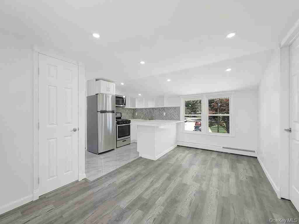 8 Winthrop St Unit 2 - Photo 7 of 14