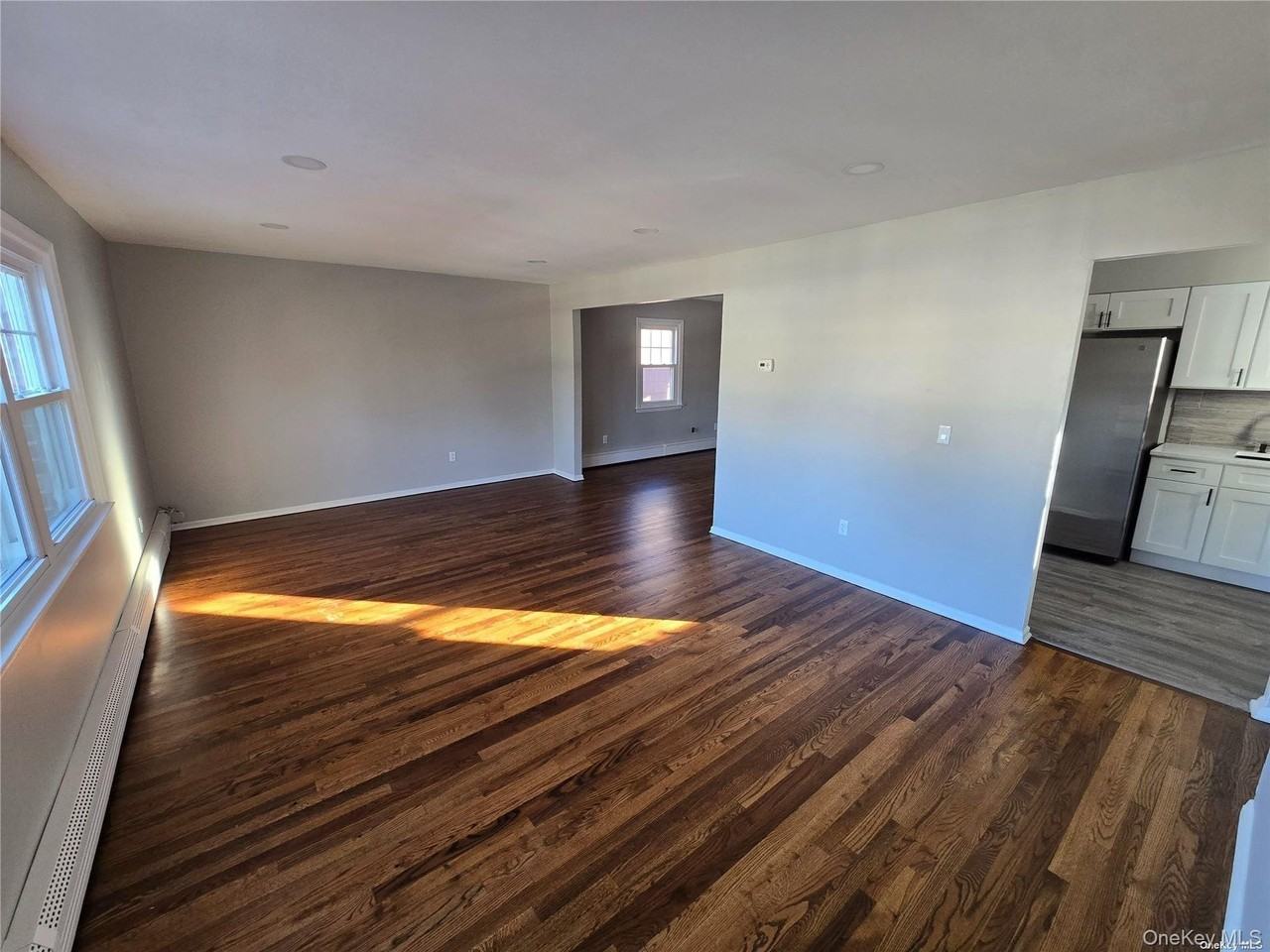 70 E Valley Stream Blvd Apt 2 - Photo 4 of 9