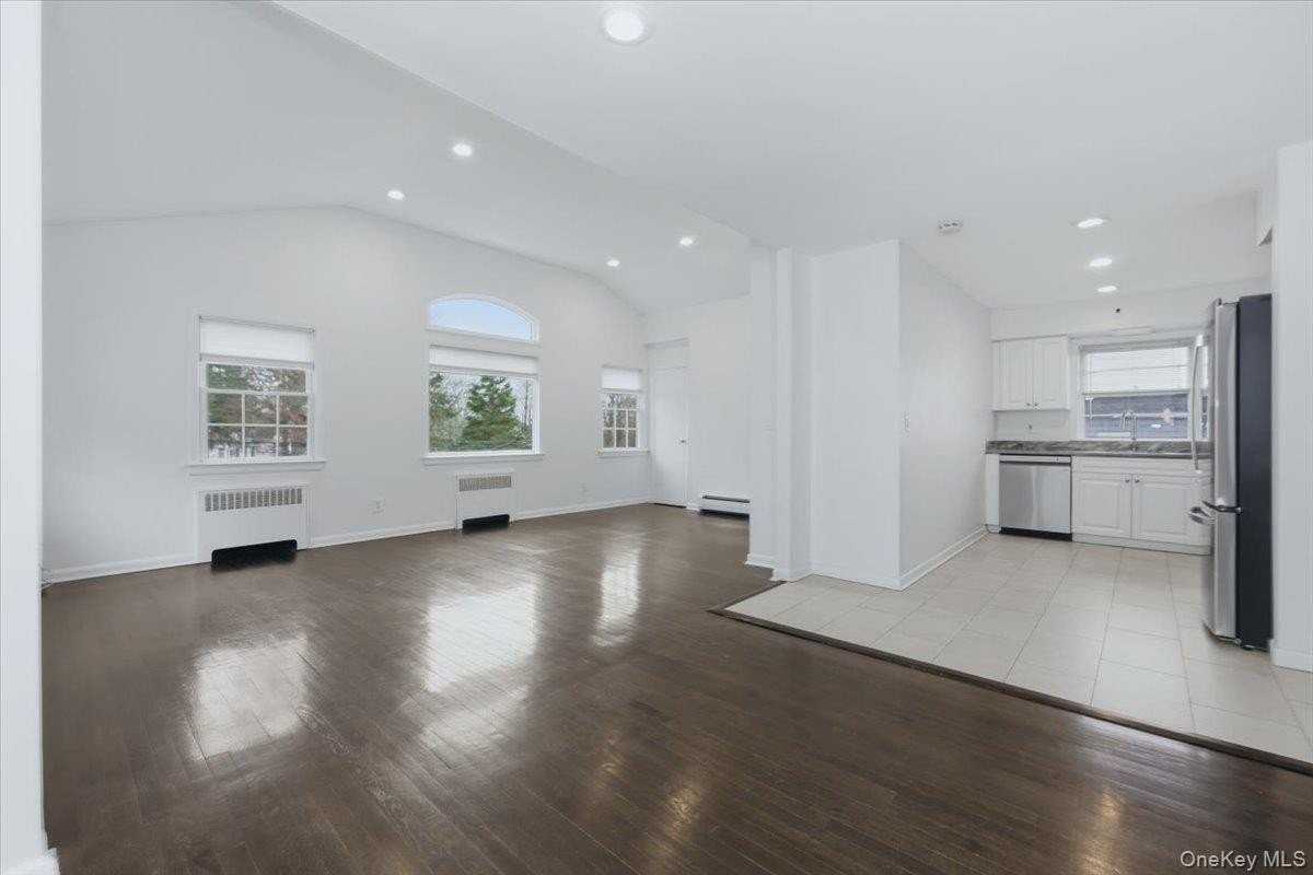 98 Nassau Rd Apt 2 - Photo 4 of 23