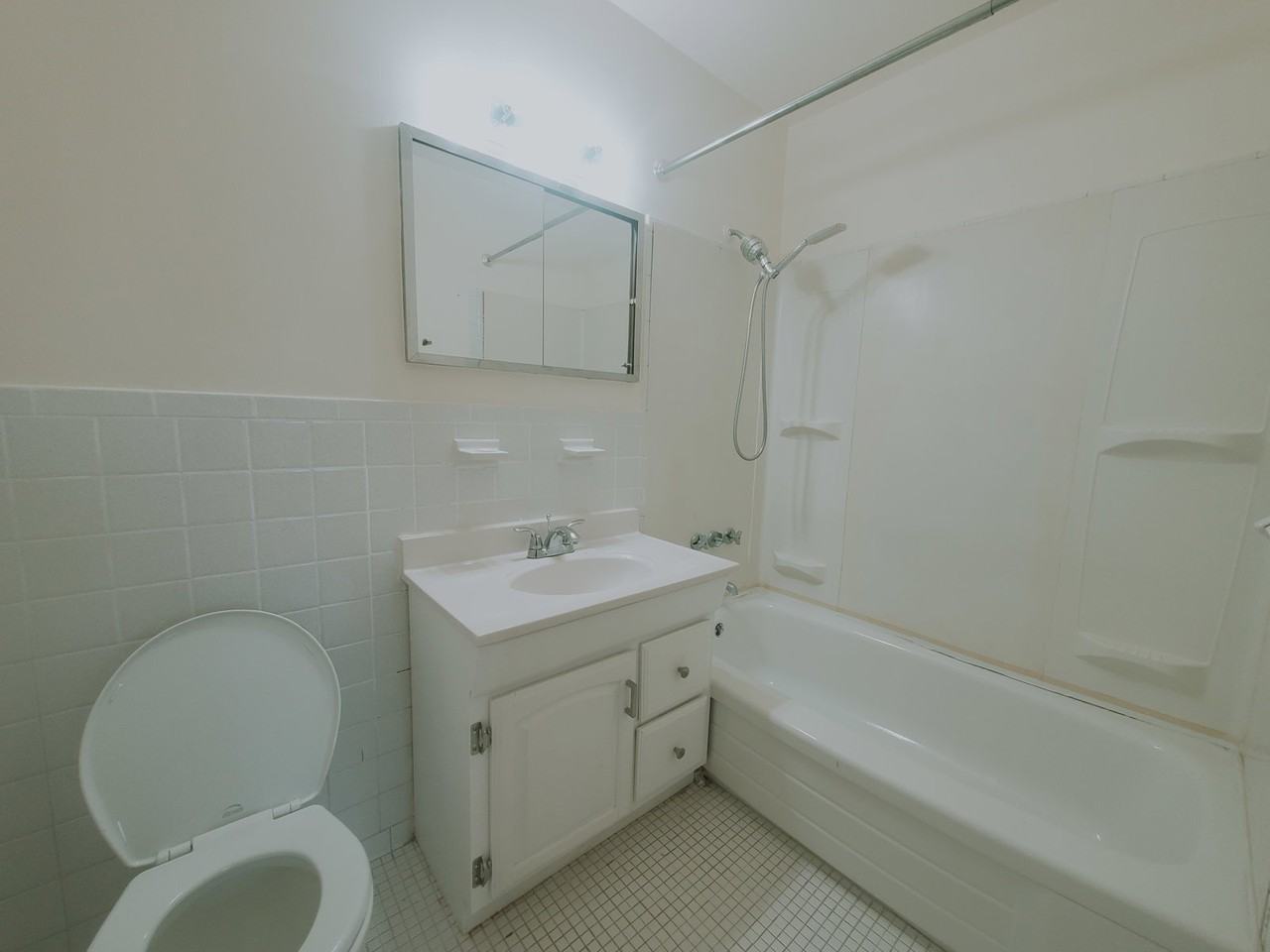 140 Grove St #6 - Photo 3 of 5