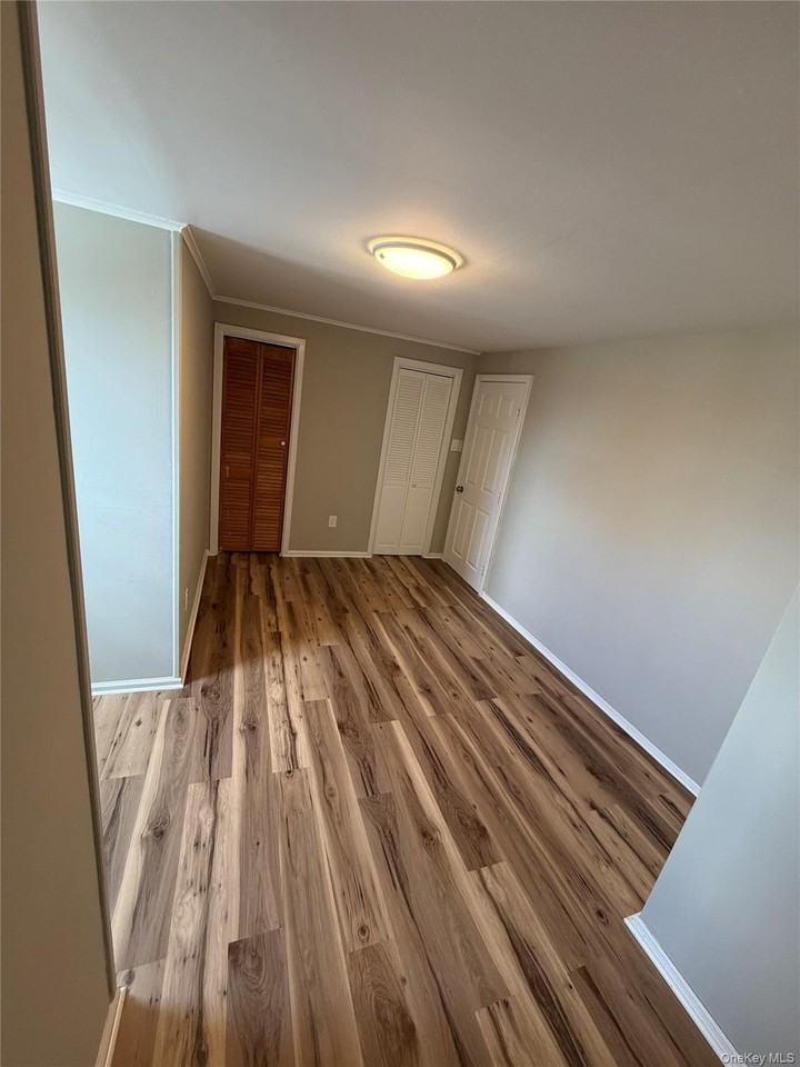 61 Hollywood Ave - Photo 6 of 8