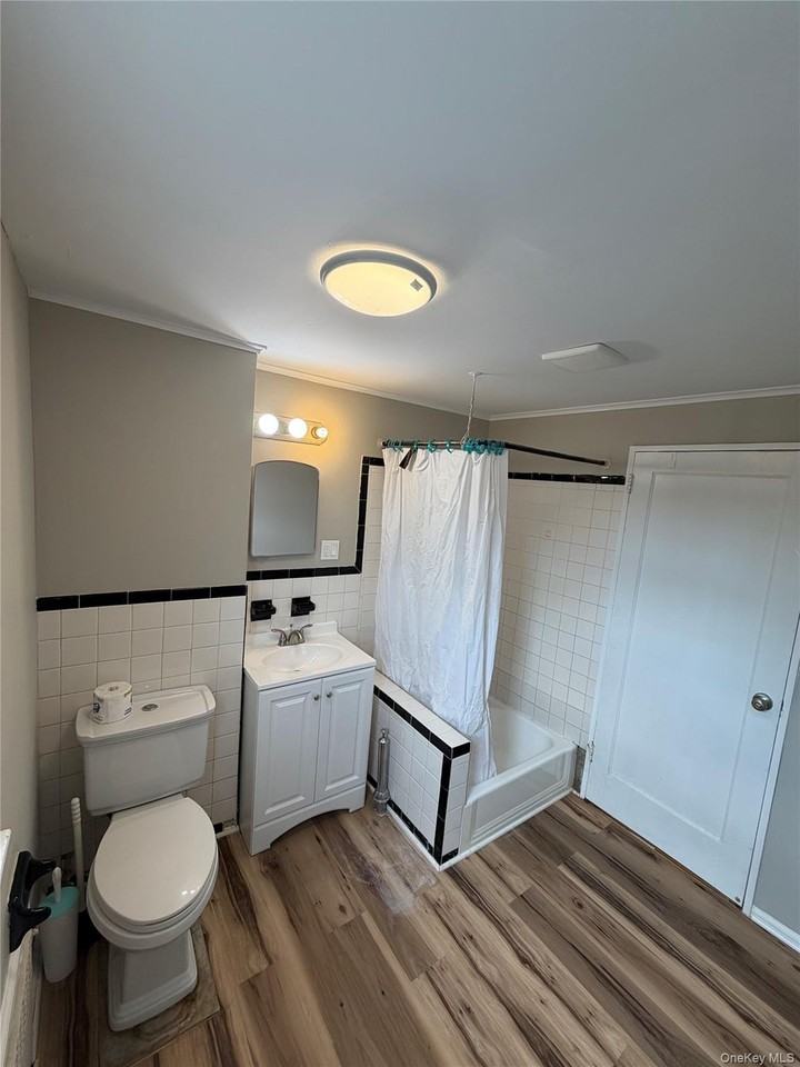 61 Hollywood Ave - Photo 7 of 8