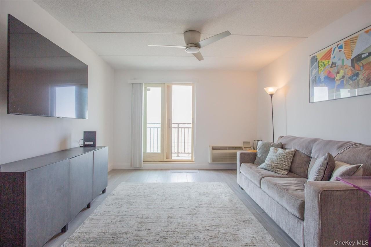 230 W Broadway #610 - Photo 6 of 35