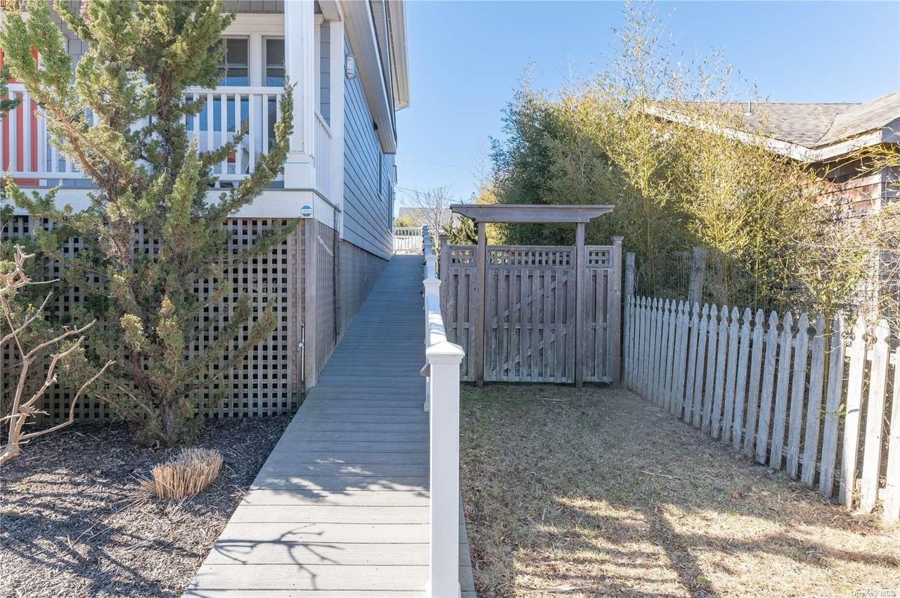 672 Ocean Breeze - Photo 5 of 30