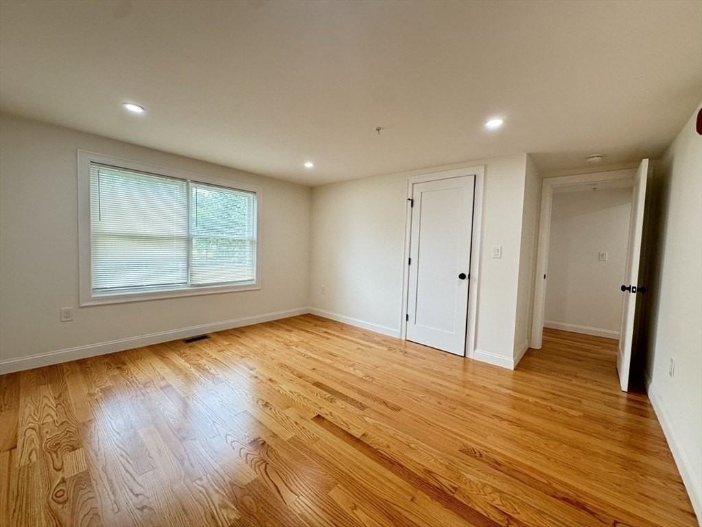 298 Washington St Unit 0 - Photo 5 of 8