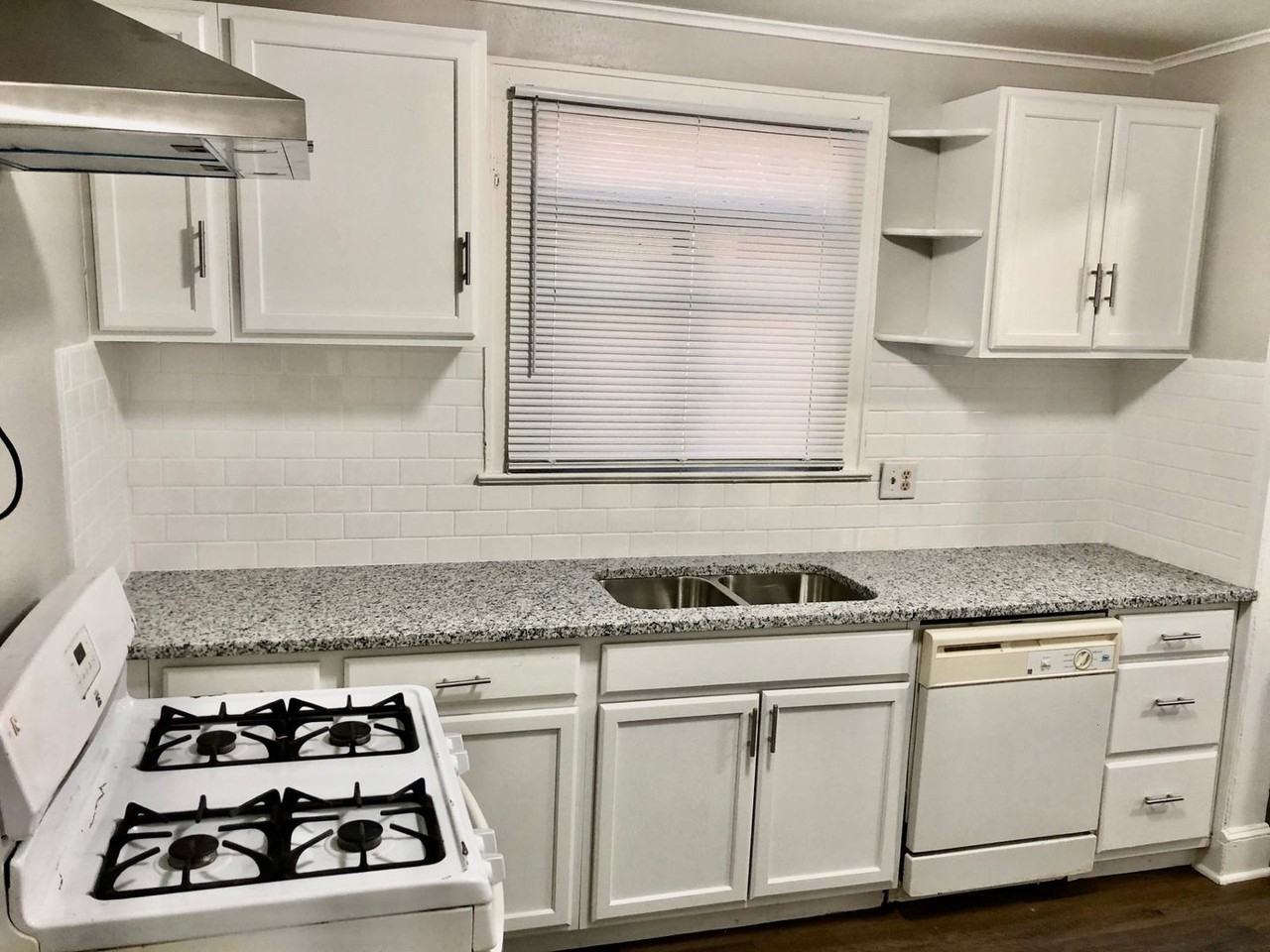 204 Boulevard St - Photo 7 of 15