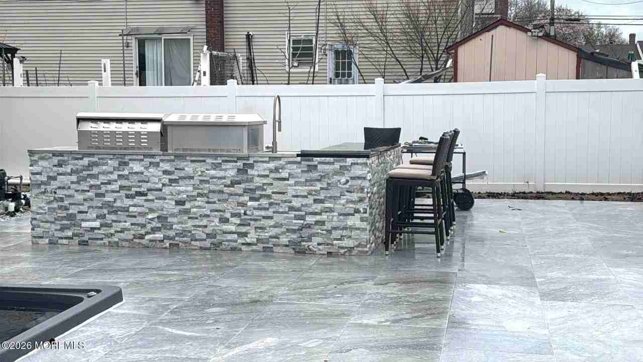 1902 Westfield St - Photo 2 of 12