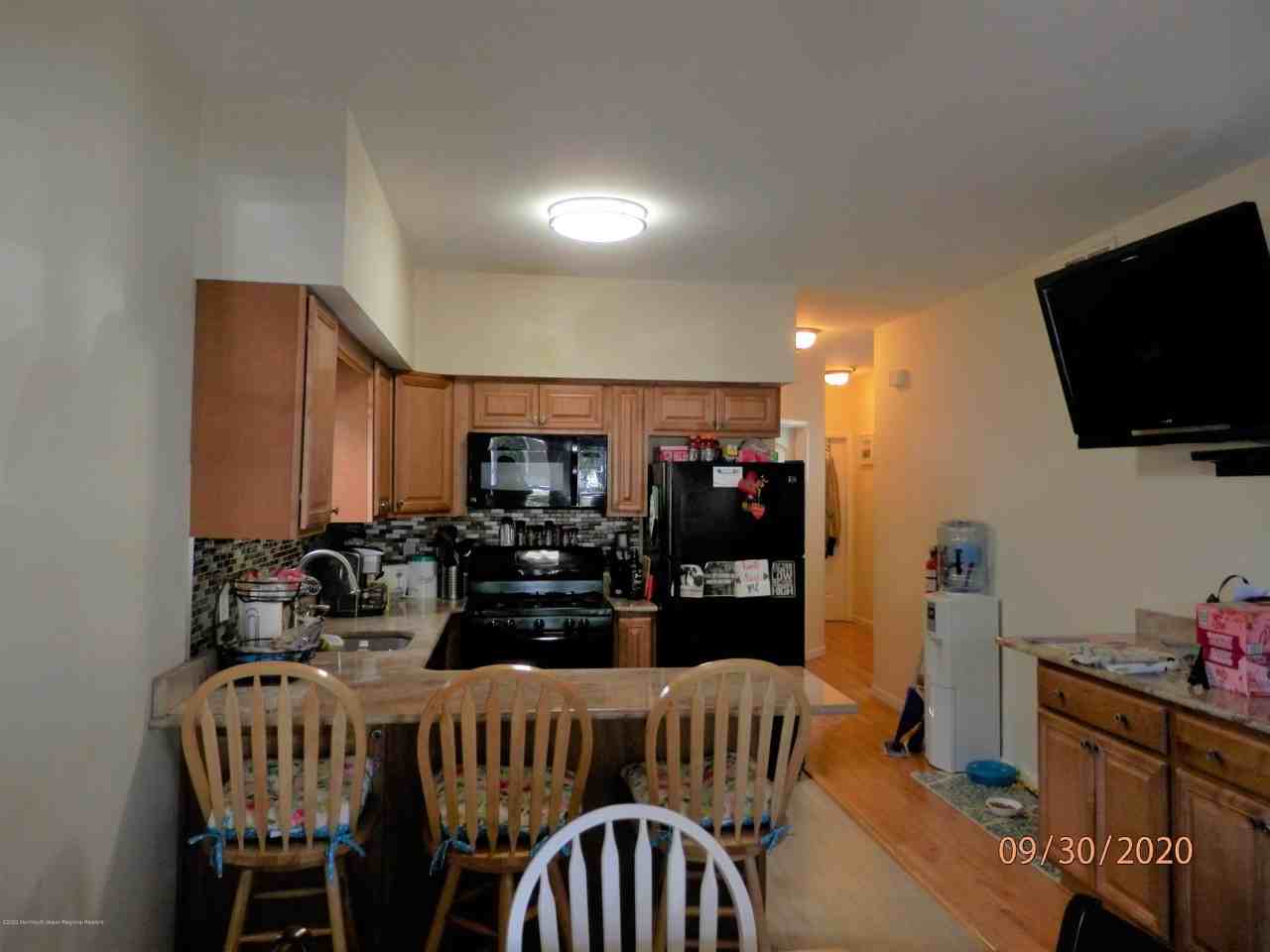 613 Brinley Ave - Photo 3 of 20