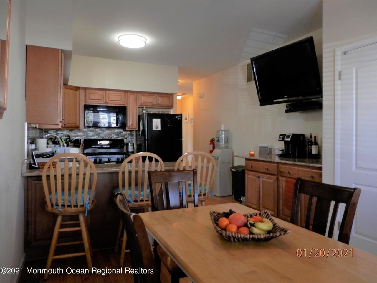 613 Brinley Ave - Photo 4 of 20