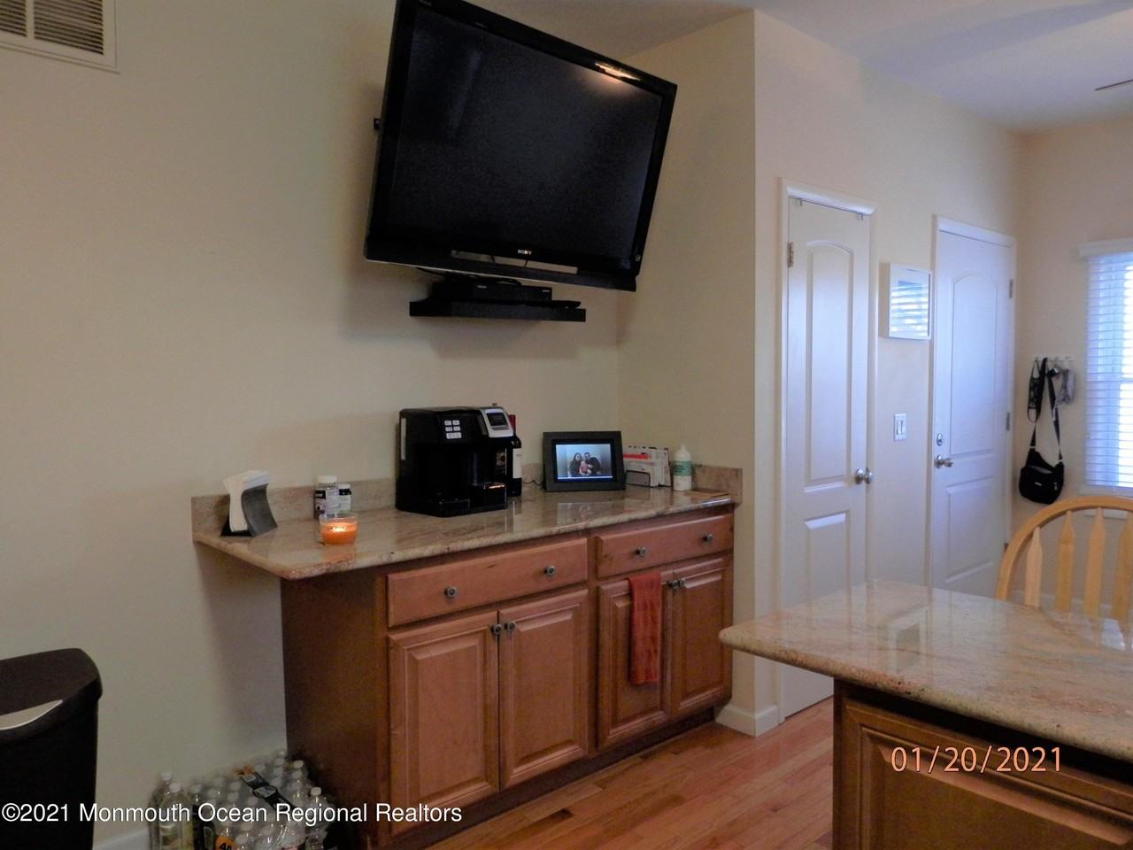 613 Brinley Ave - Photo 5 of 20