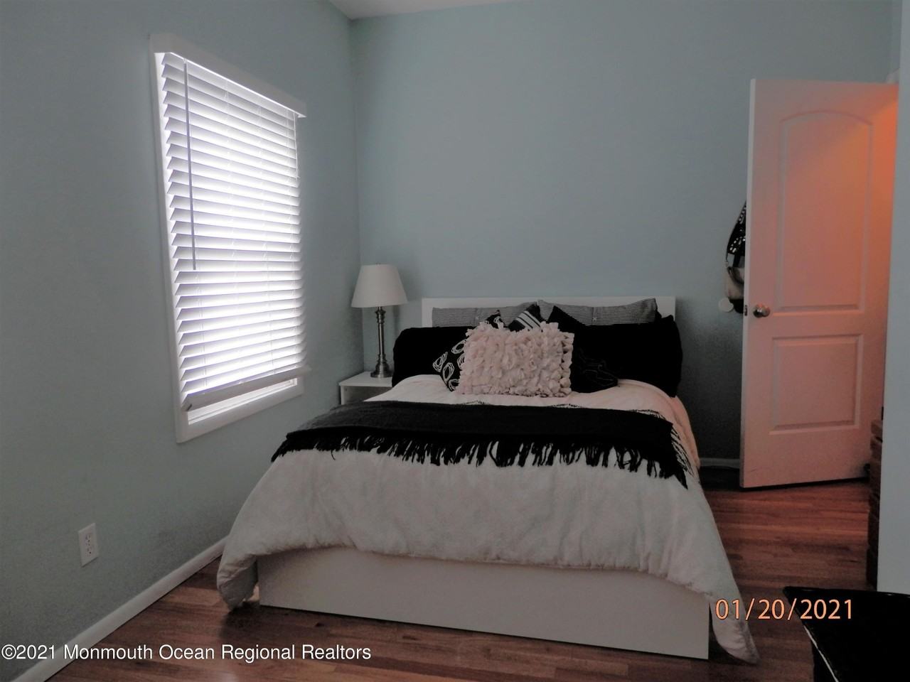 613 Brinley Ave - Photo 6 of 20