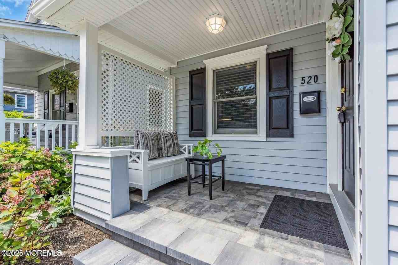 520 Brighton Ave - Photo 3 of 25