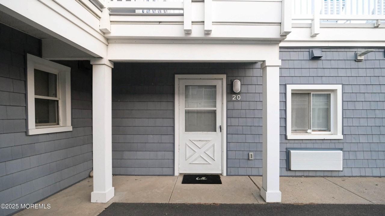 100 Ocean Ave Apt 20a - Photo 2 of 19