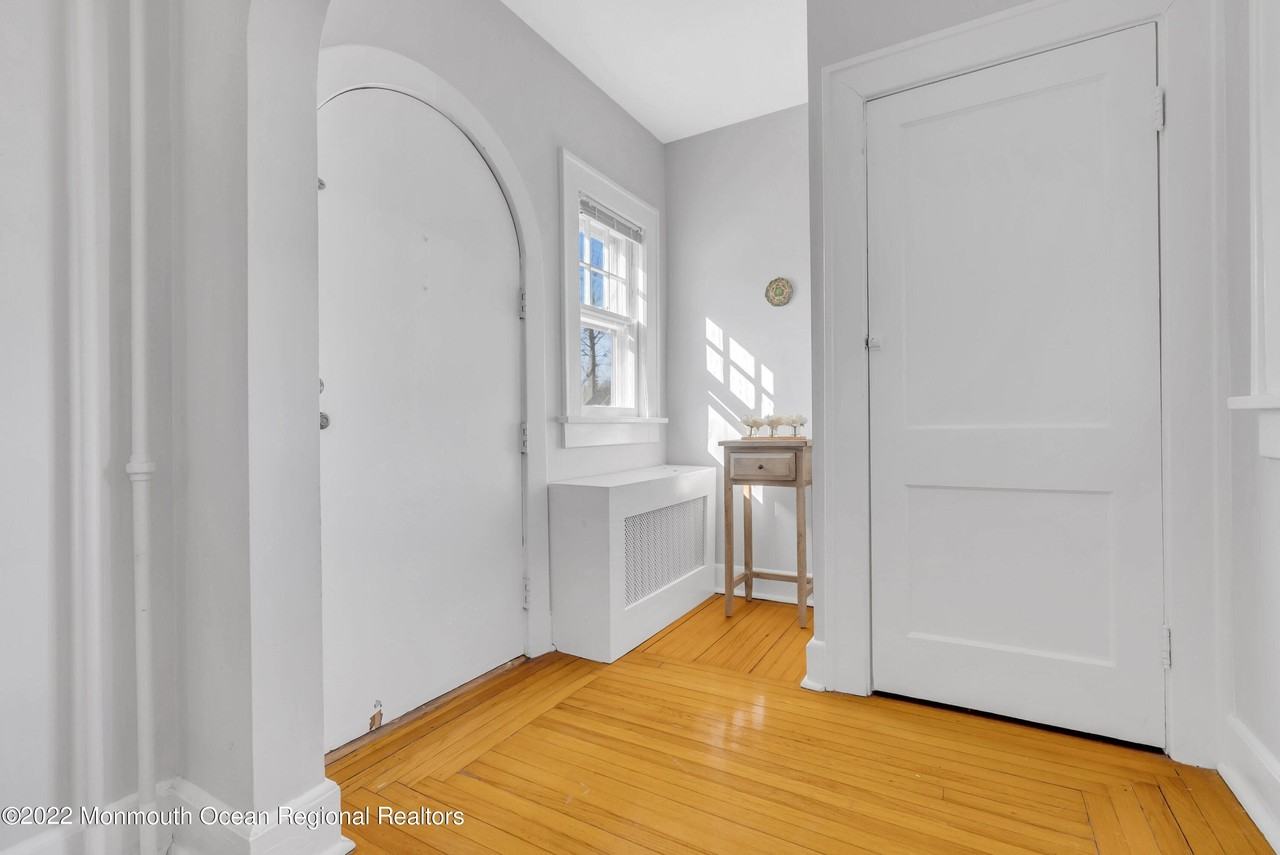 102 Dixon Ave - Photo 5 of 35