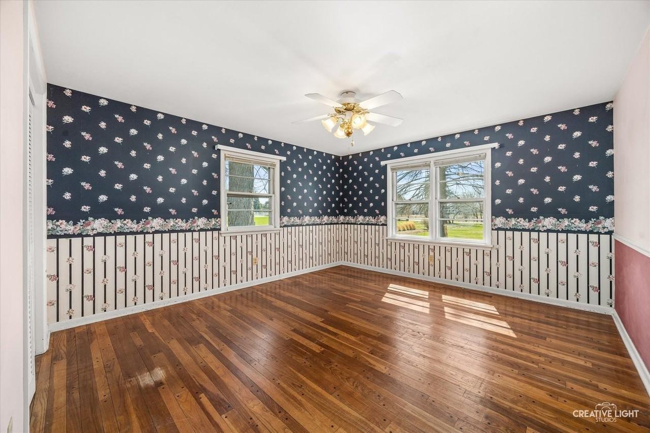 39W258 Seavey Rd - Photo 6 of 18