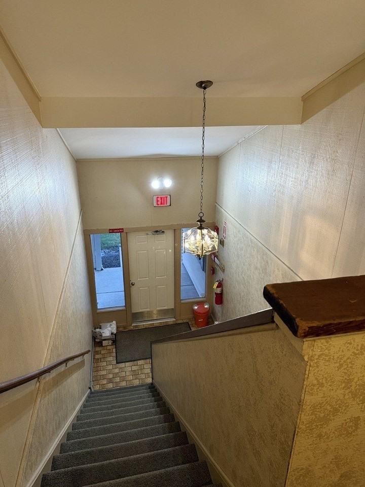 7040 Remington Ct Apt 204 - Photo 4 of 23