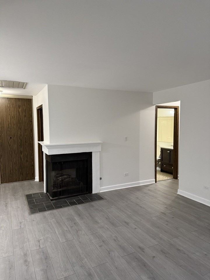 7040 Remington Ct Apt 204 - Photo 6 of 23