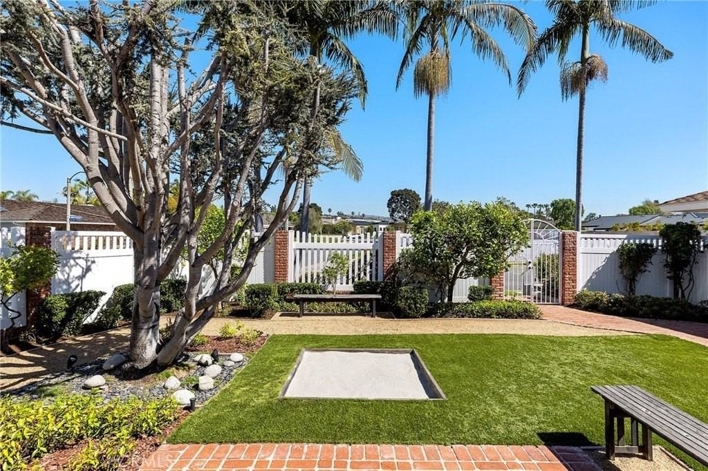 1901 Altura Dr - Photo 5 of 34