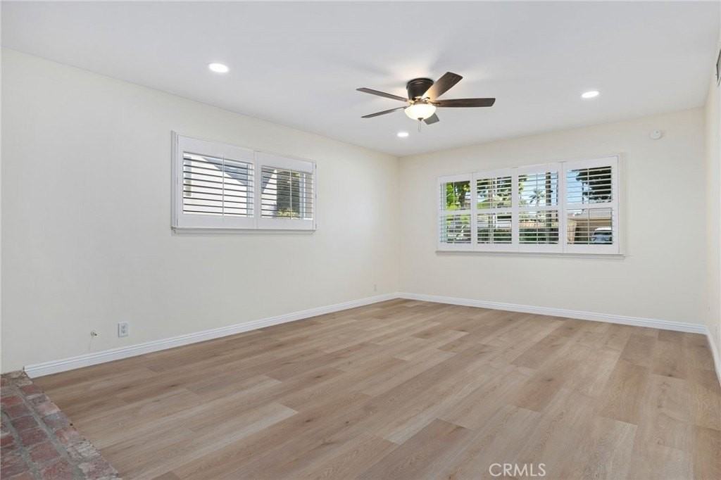 329 Bucknell Ave - Photo 4 of 19