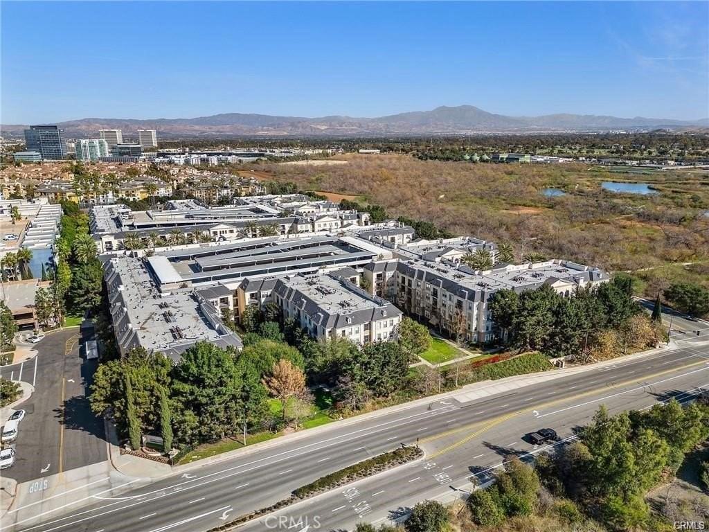 3428 Watermarke Pl - Photo 4 of 8