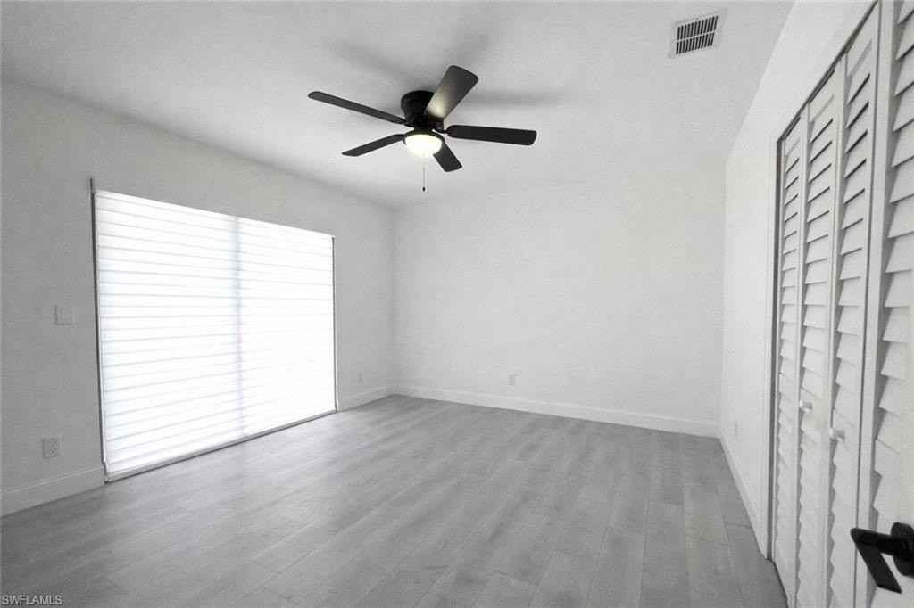 3767 Golden Gate Blvd E - Photo 7 of 26